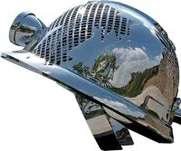 Каска - скульптура абстрактная скульптура из нержавеющей стали на заказ — Вышний Волочёк  