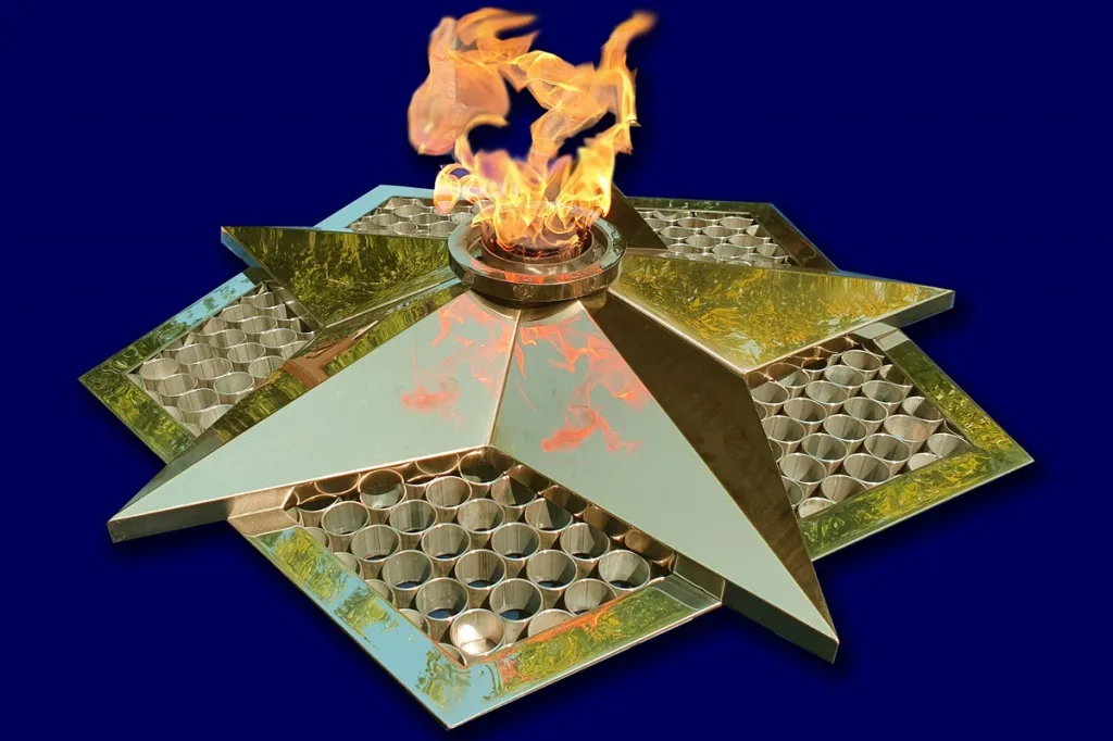 Вечный огонь в Вышнем Волочке красивое фото пламя газовой горелки для звезды вечного огня